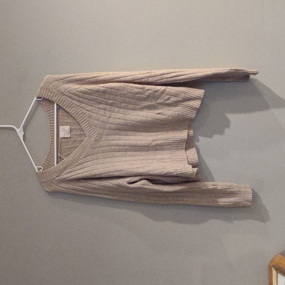 Harper‎ Heritage women's medium camel lightweight long sleeve v-neck sweater - Picture 1 of 4